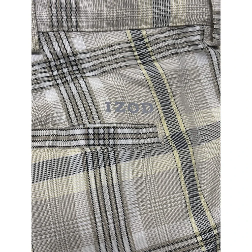 IZOD Mens Shorts 40 Golf Shorts Gray Plaid Flat Front Woven Casual Pockets